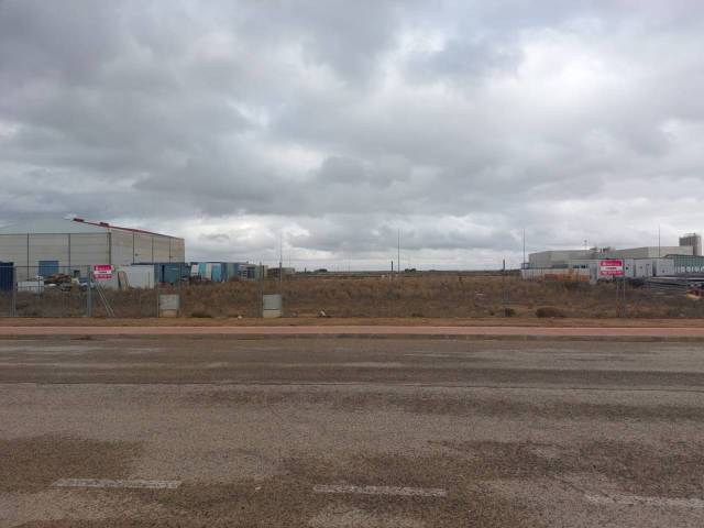 Terreno industrial en Venta en Pedanías - Extrarradio