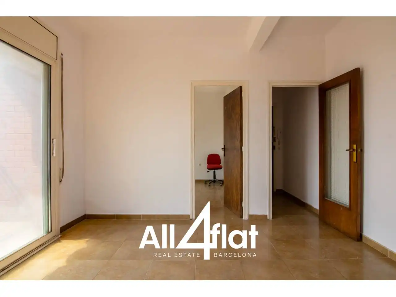 Flat with terrace for sale in Calle Tres de Abril, imagen 2
