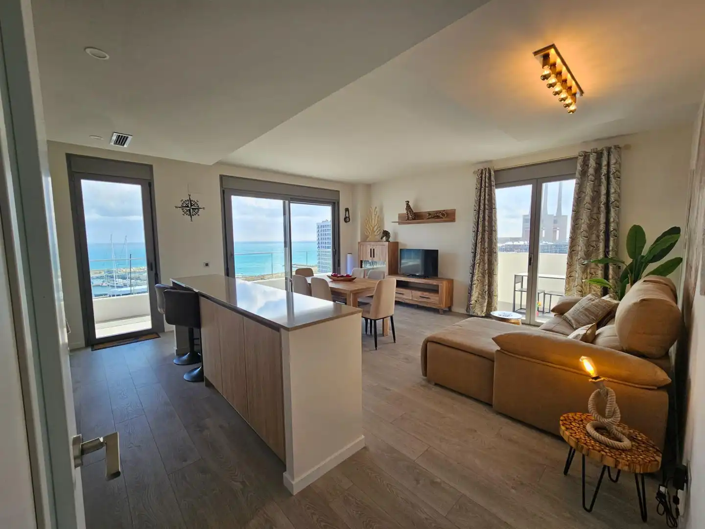 Living room of Flat for rent in Badalona  with Air Conditioner, Parquet flooring and Terrace