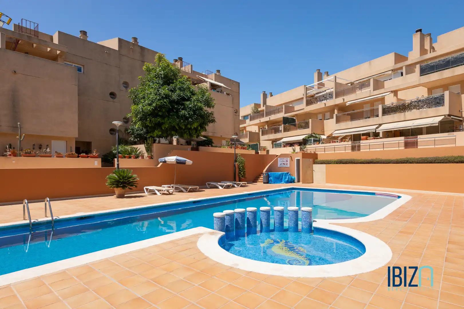 Schwimmbecken von Wohnung zum Verkauf in Eivissa mit Klimaanlage, Heizung und Terrasse