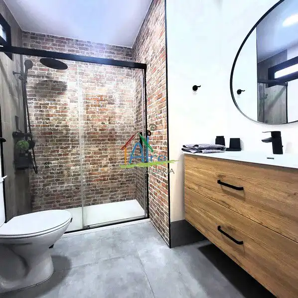 Baño de Casa adosada en venta en Almonte con Aire acondicionado, Calefacción y Jardín privado