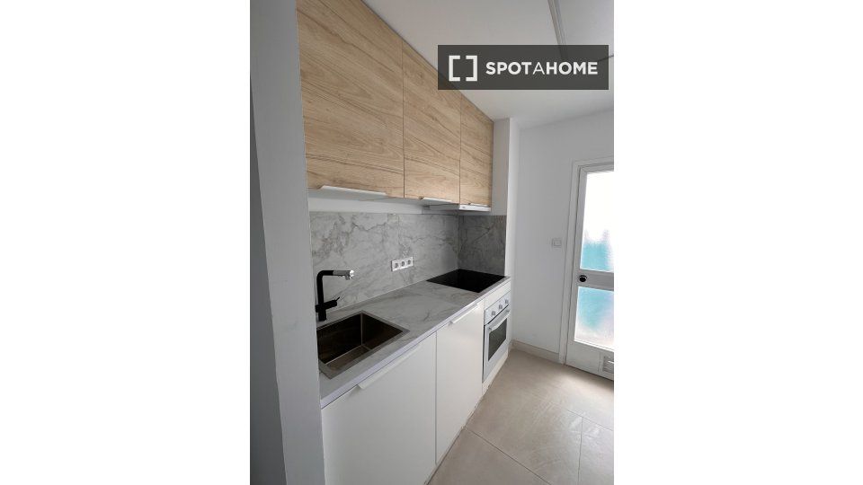 Kitchen of Flat to rent in  Madrid Capital  with Air Conditioner, Heating and Furnished