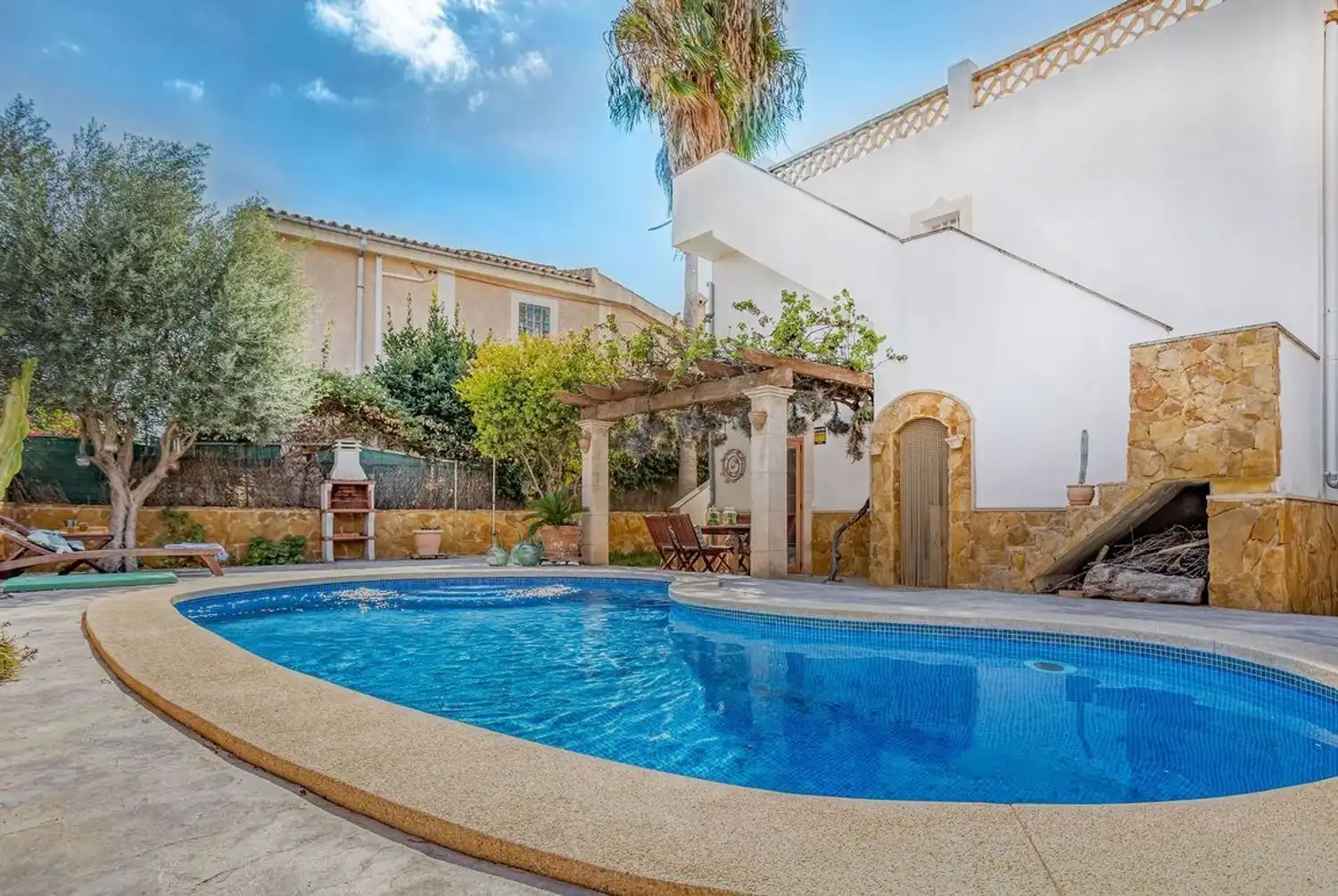 Villa mit Pool zum Verkauf in Son Ferrer