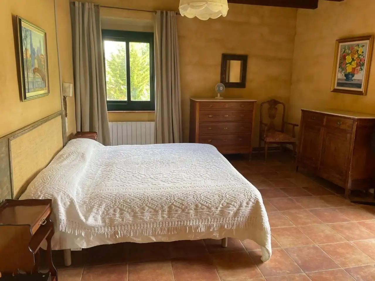 Habitación de Finca rústica de alquiler en Aiguaviva con Calefacción, Jardín privado y Terraza