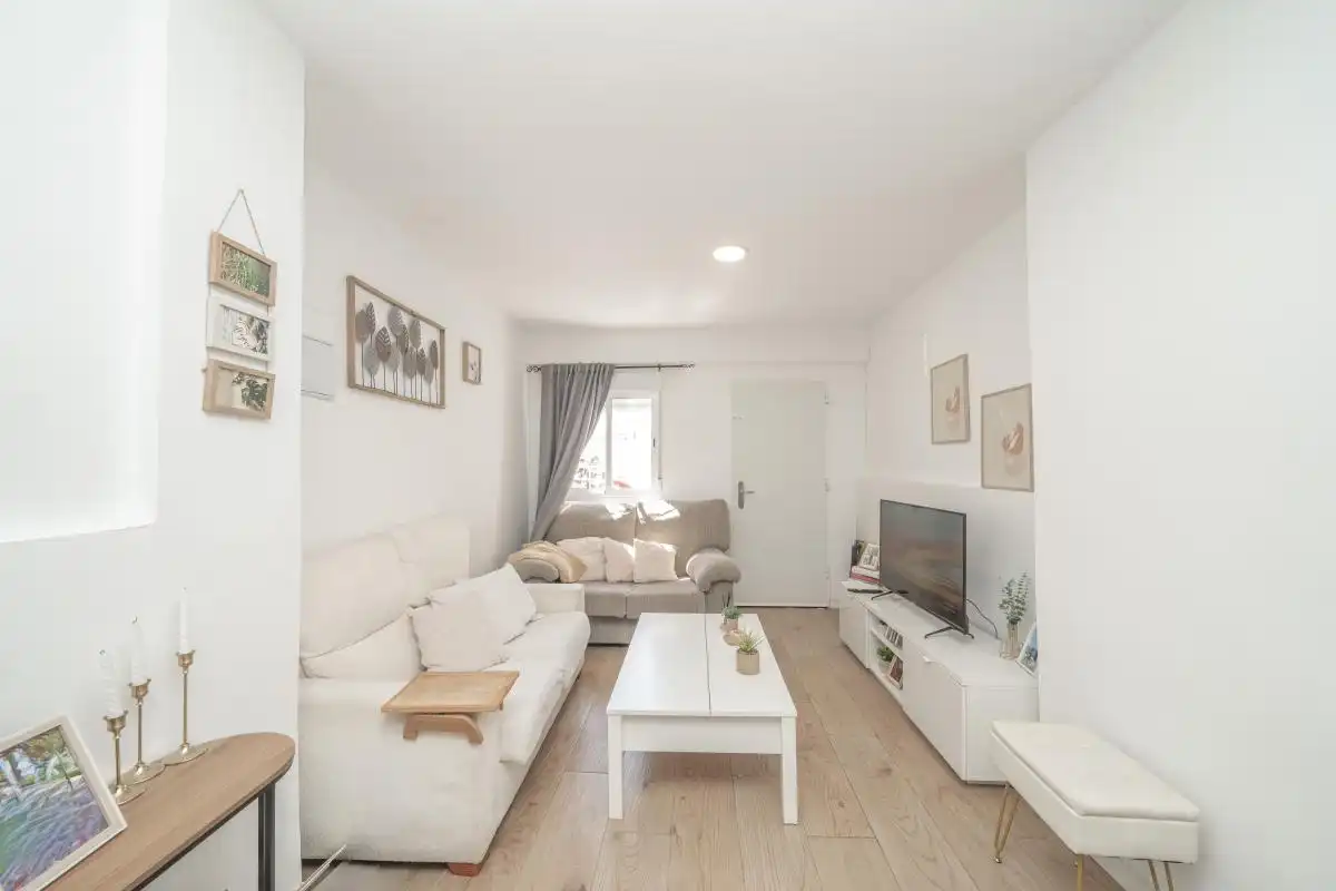 Wohnzimmer von Erdgeschoss zum Verkauf in Alicante / Alacant mit Klimaanlage, Heizung und Möbliert