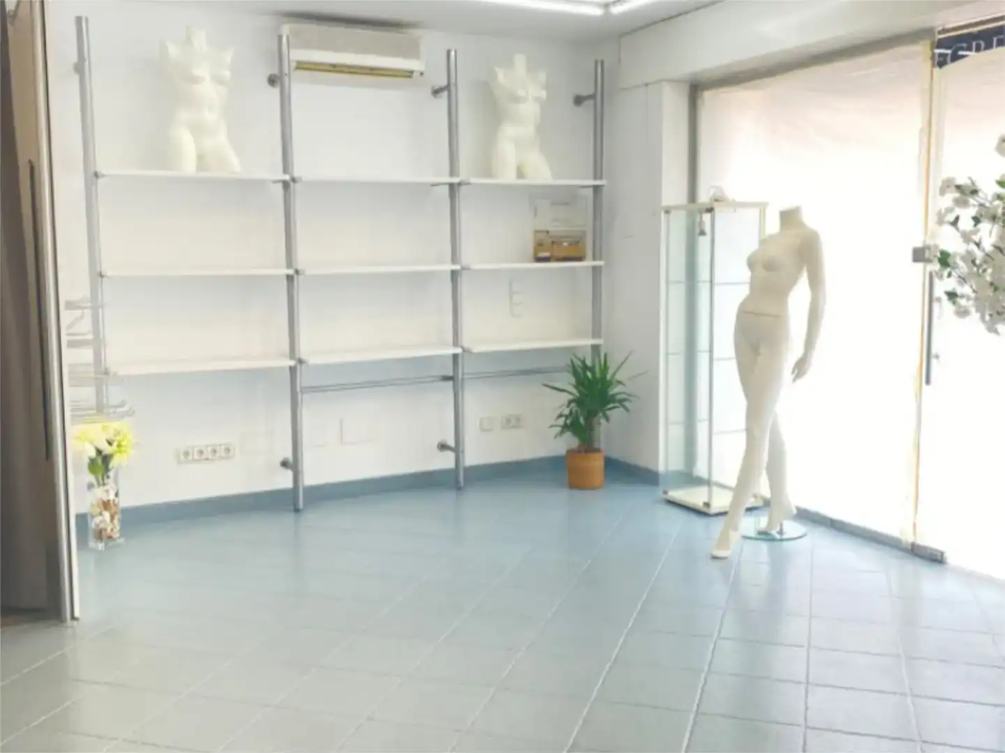 Commercial properties for rent in Andratx  with Air Conditioner and Furnished