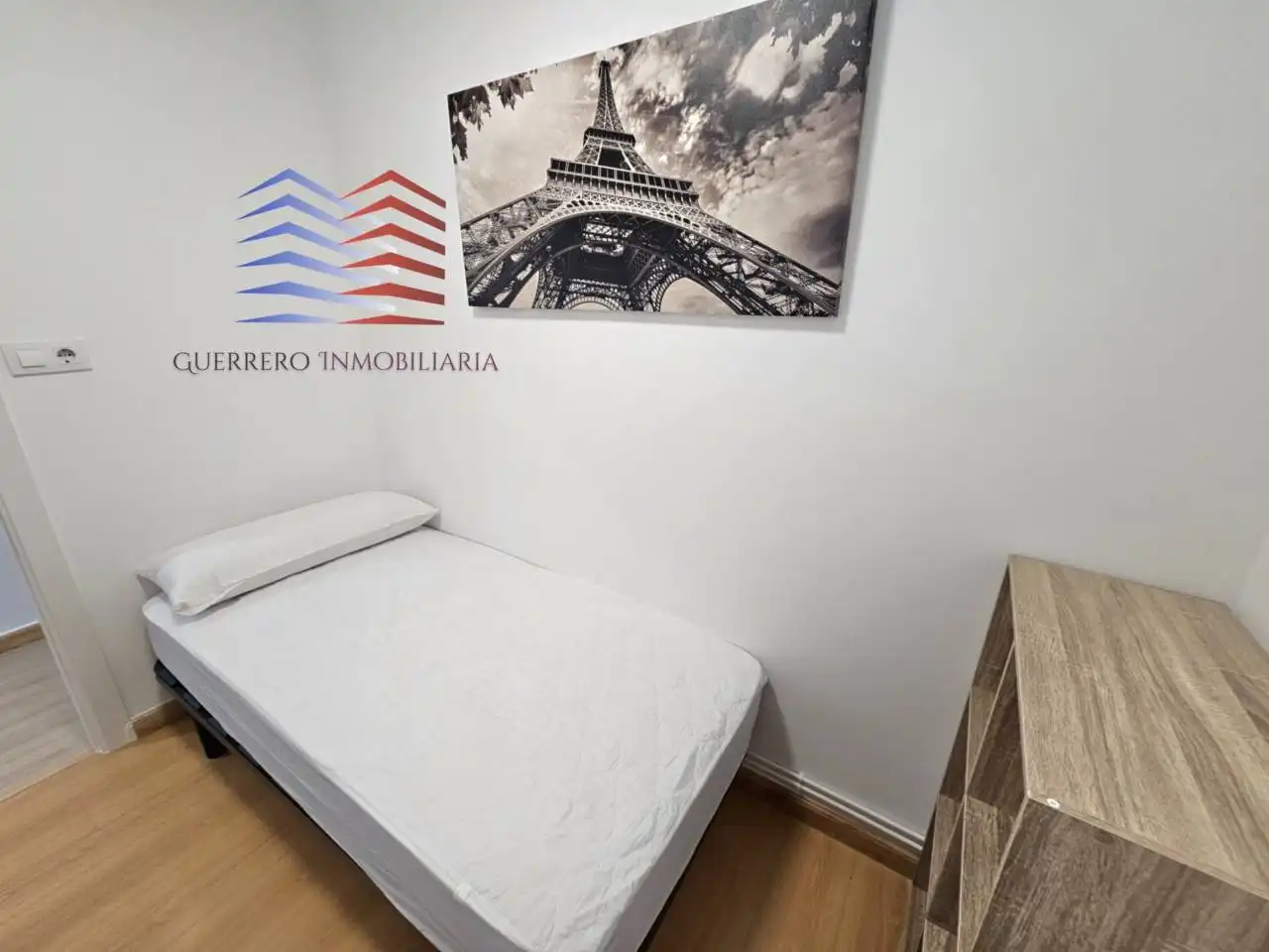 Schlafzimmer von Wohnungen zur Miete in Ourense Capital  mit Heizung, Parkett und Möbliert