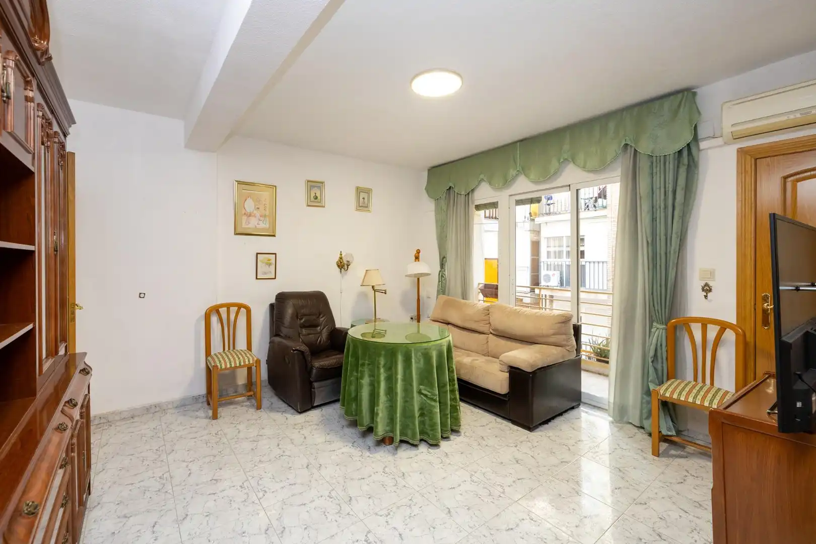 Piso con terraza en venta en Camino de Ronda 100