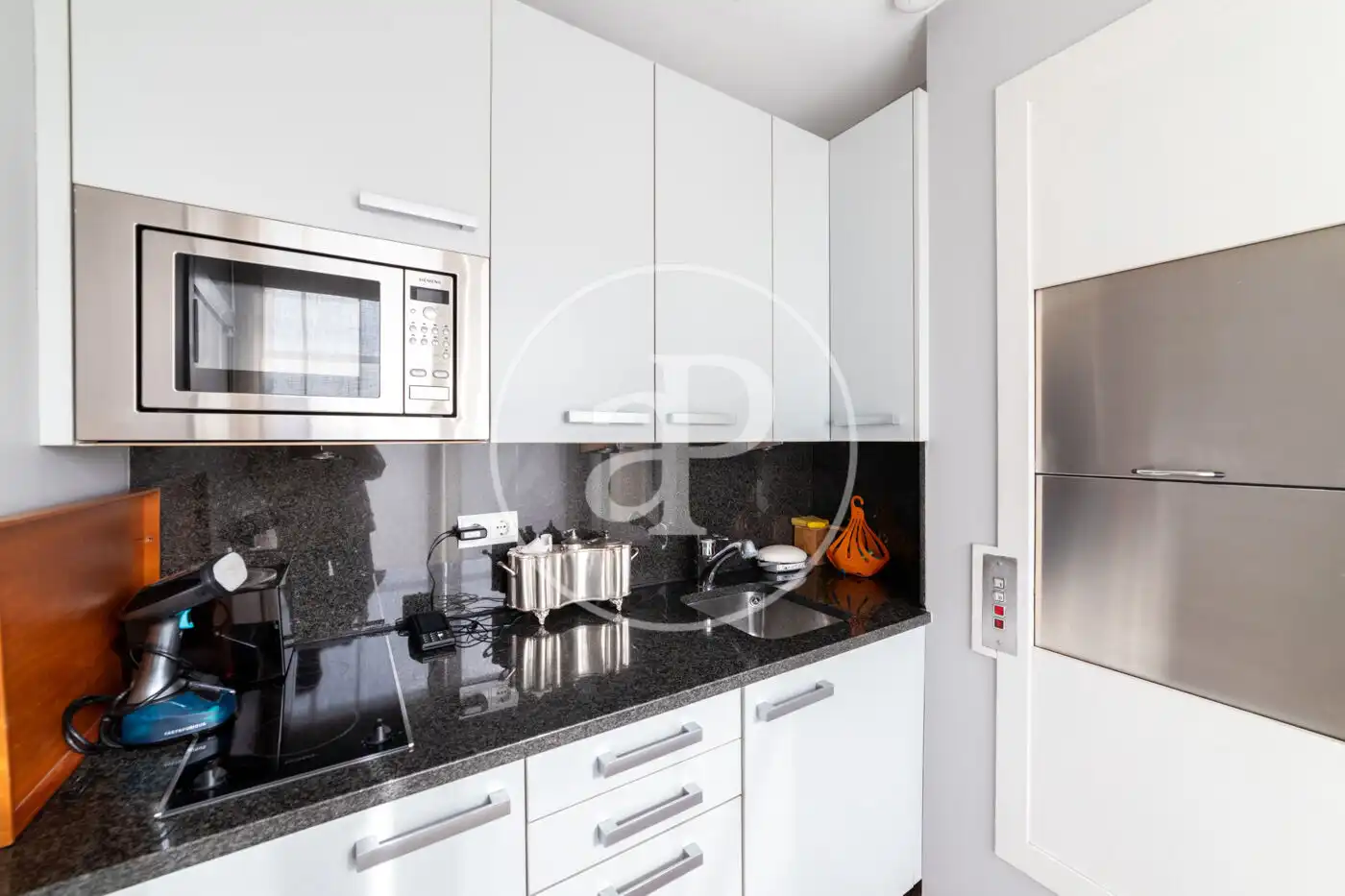 Cocina de Dúplex en venta en Madrid con Aire acondicionado, Calefacción y Jardín privado