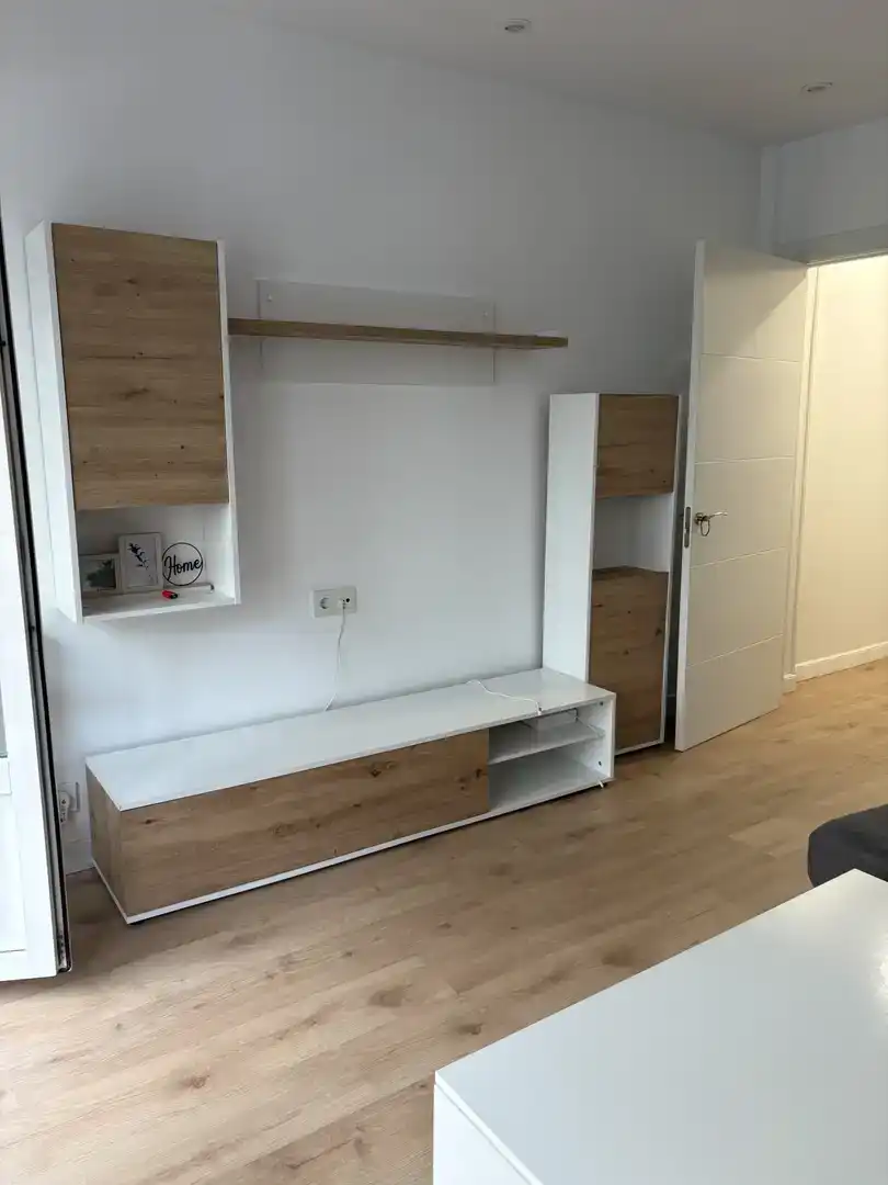 Sala d'estar de Pis en venda en Torrelavega  amb Balcó
