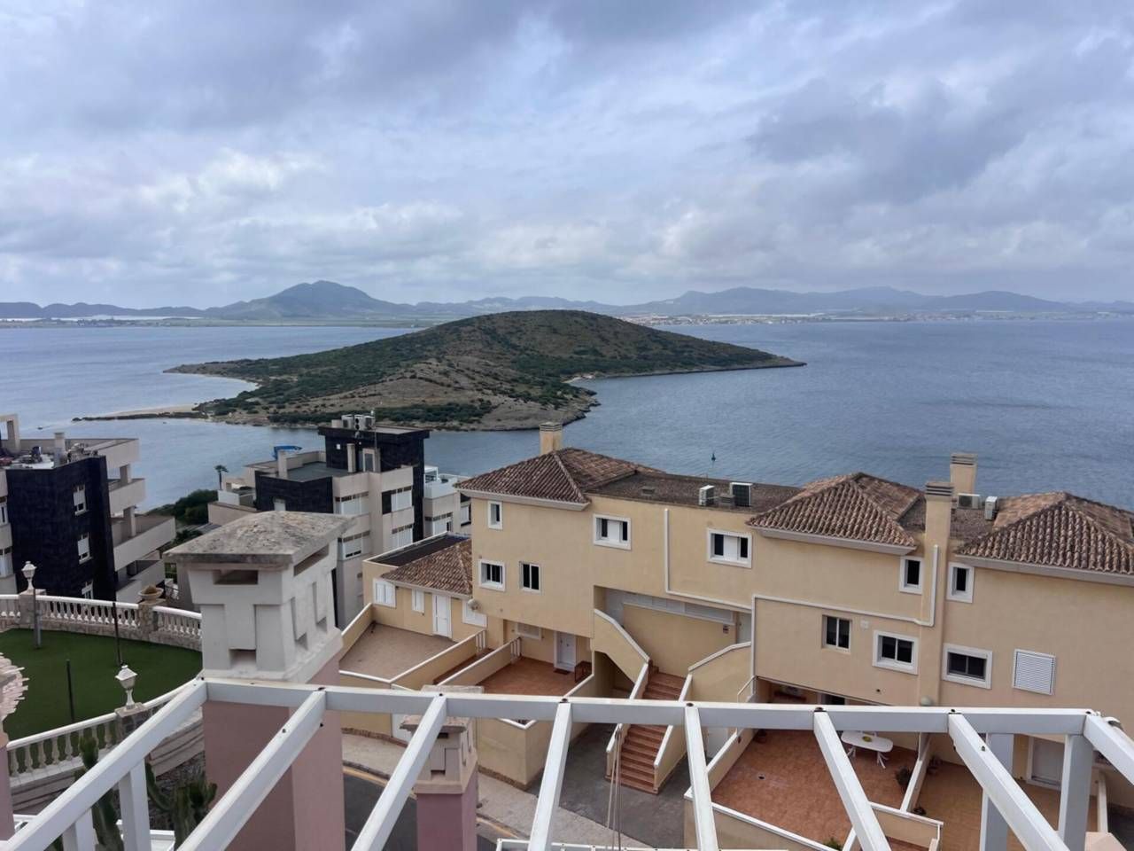 Exterior view of Duplex for sale in La Manga del Mar Menor  with Terrace, Furnished and Balcony