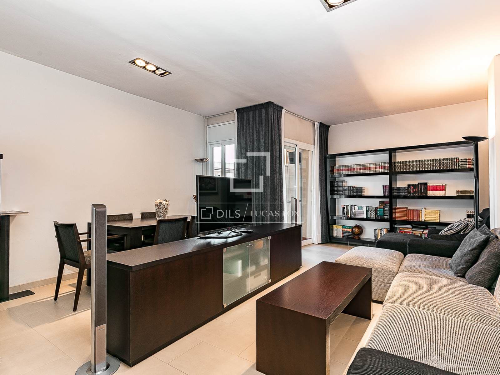 Living room of Flat for sale in  Barcelona Capital  with Heating, Terrace and Swimming Pool
