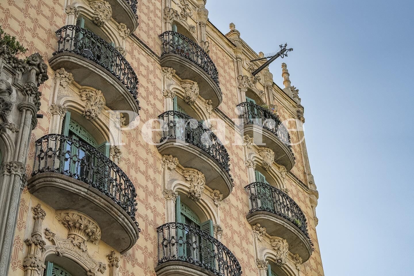 Vista exterior de Planta baixa en venda en  Barcelona Capital amb Aire condicionat, Terrassa i Balcó
