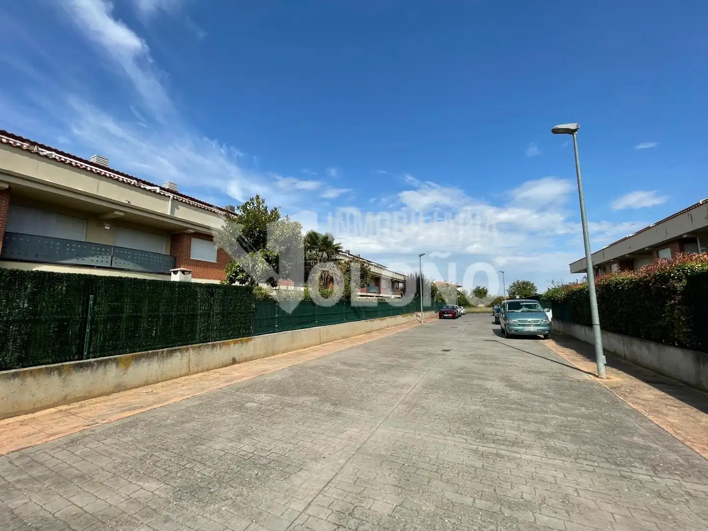 Vista exterior de Dúplex en venta en Castañares de Rioja con Calefacción, Parquet y Terraza