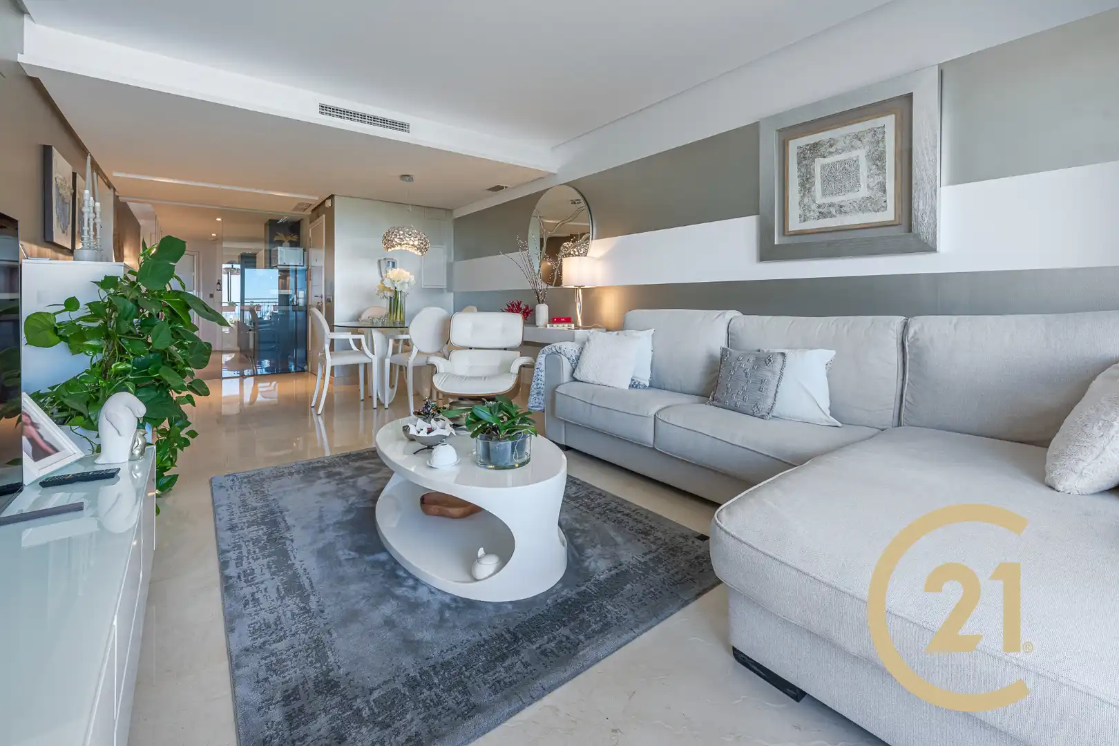 Sala de estar de Ático en venta en Benahavís con Aire acondicionado, Calefacción y Terraza