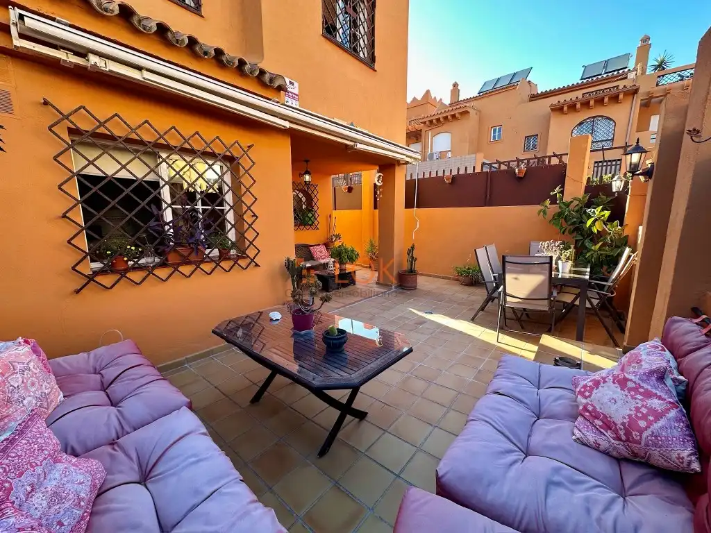 Casa en venta en Calle Pepa Flores González, imagen 3
