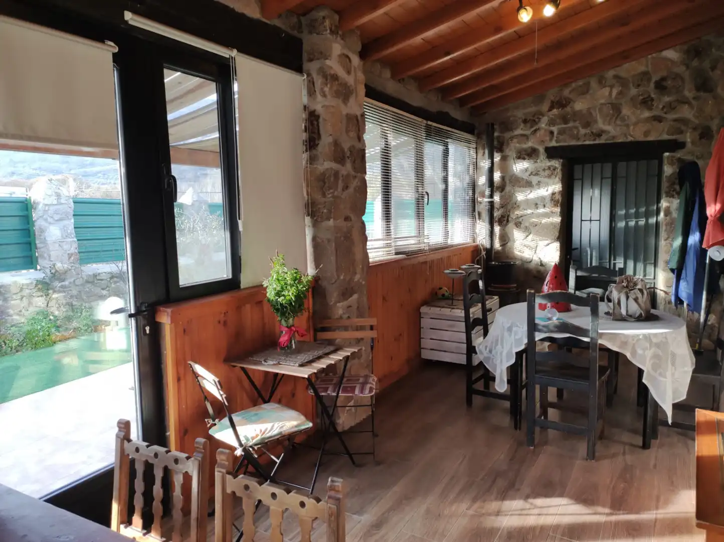 Comedor de Casa o chalet en venta en Cabrero con Calefacción, Jardín privado y Piscina