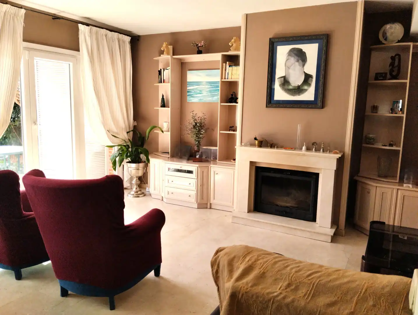 Sala de estar de Casa adosada en venta en San Lorenzo de El Escorial con Aire acondicionado, Calefacción y Jardín privado