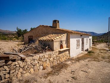 House with garden for sale in Relleu