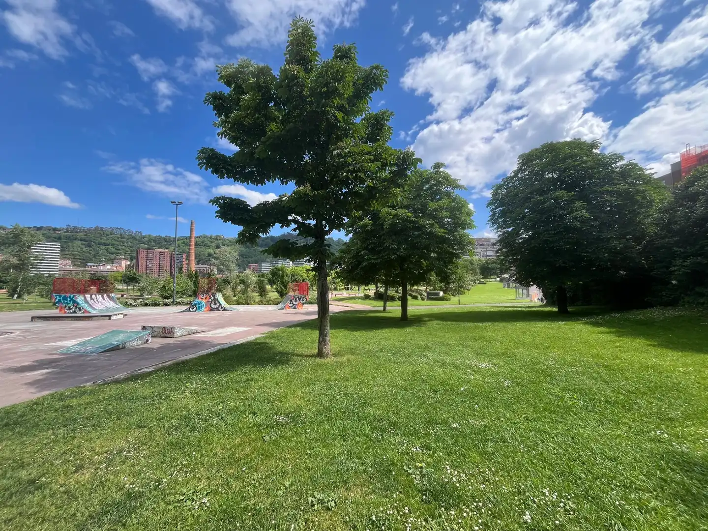 Vista exterior de Pis en venda en Bilbao  amb Calefacció, Moblat i Forn