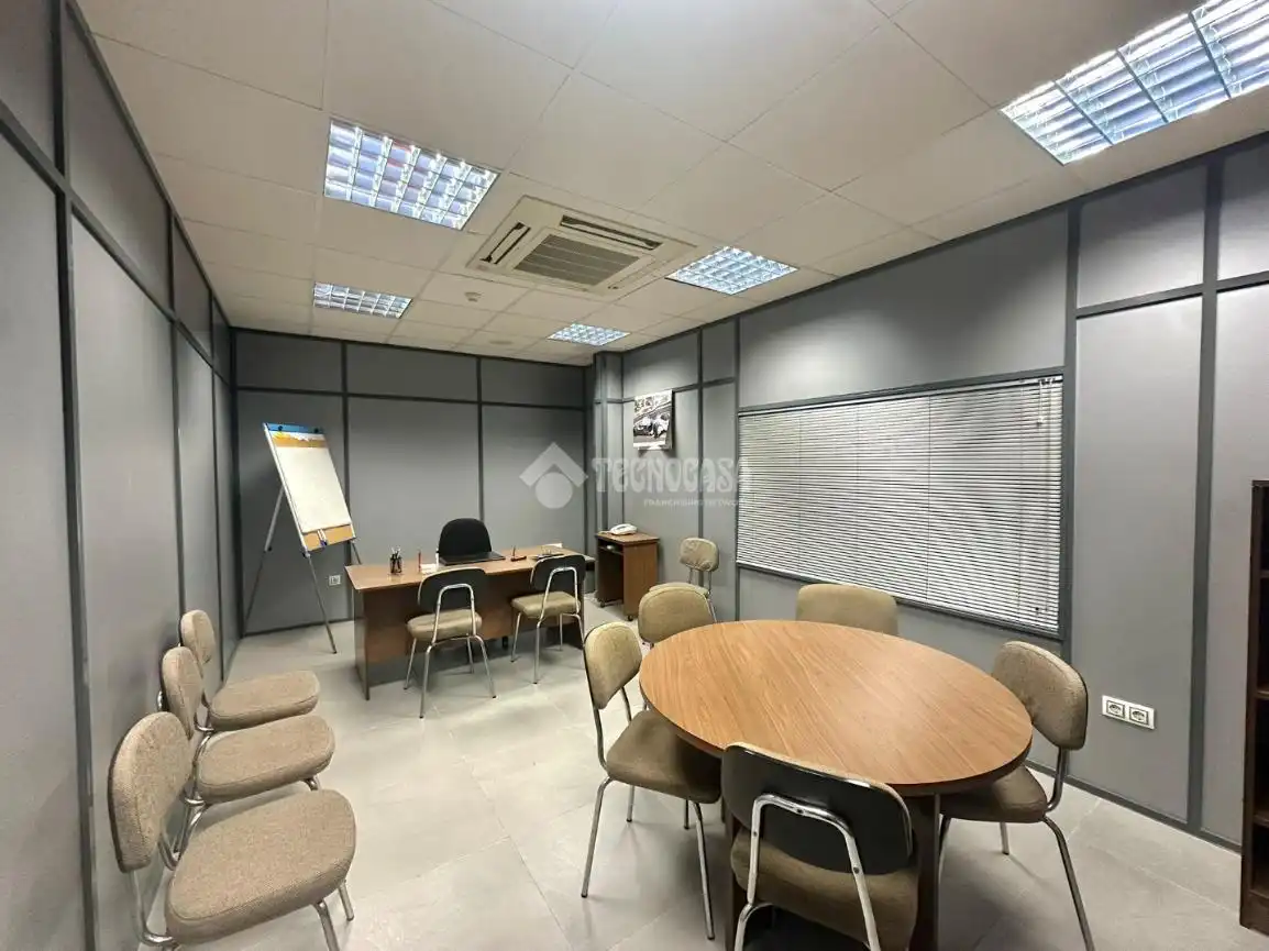 Local comercial en venta en Zona de la Vega, imagen 2