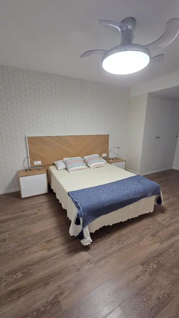 Habitación de Piso de alquiler en Valencia con Aire acondicionado, Amueblado y Horno