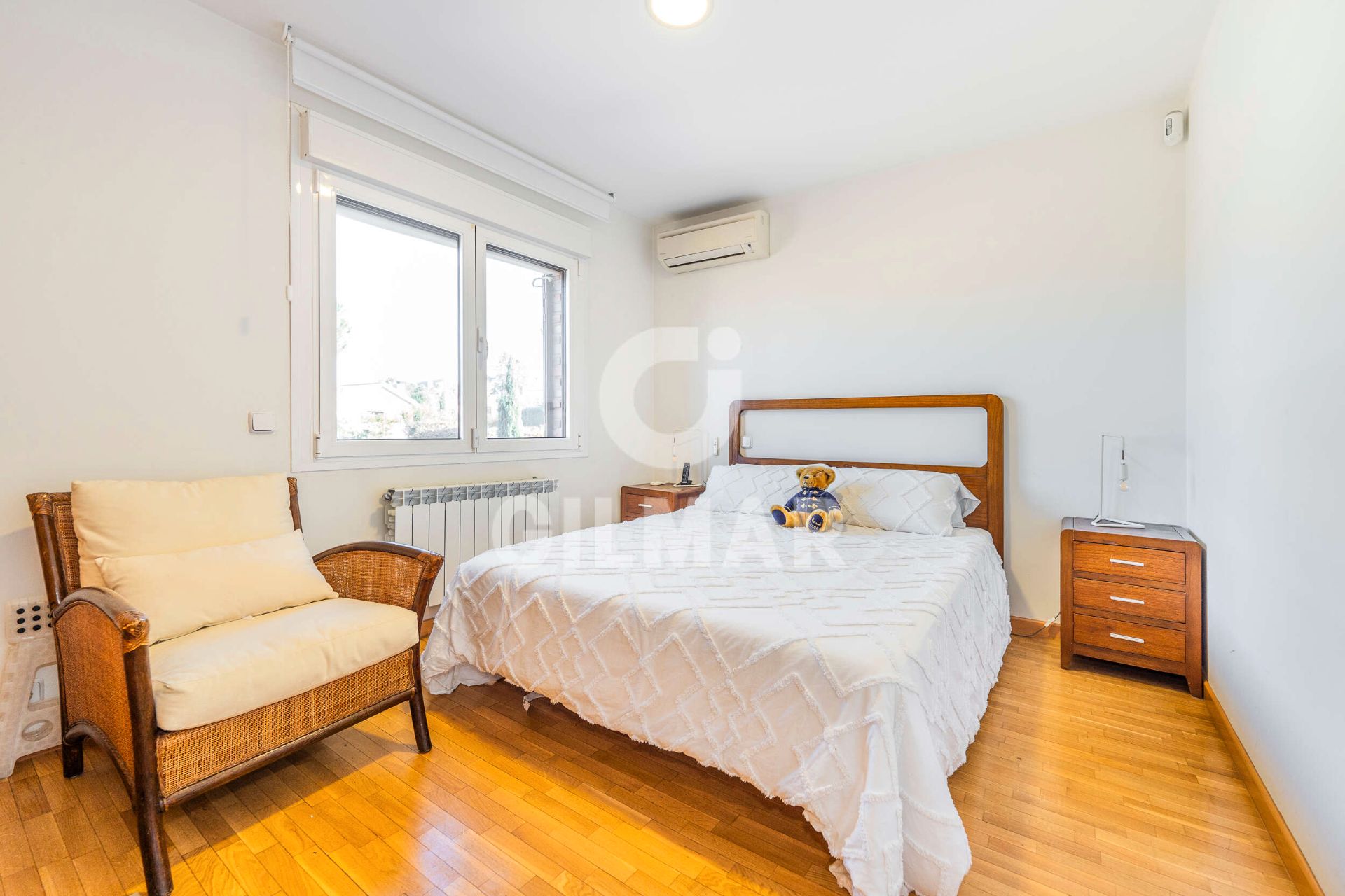Bedroom of House or chalet for sale in La Moraleja  with Air Conditioner, Heating and Private garden