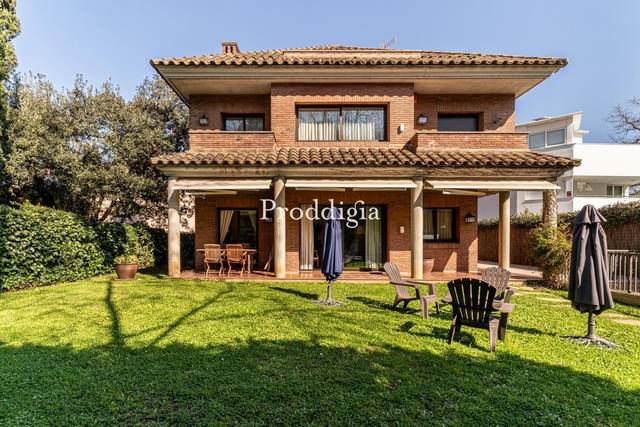 Casa-chalet en Venta en Golf - Can Trabal