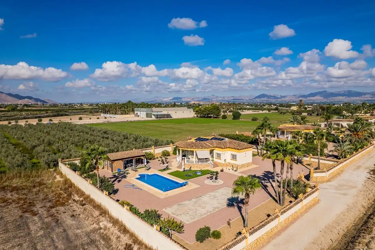 Casa con piscina in vendita a Catral