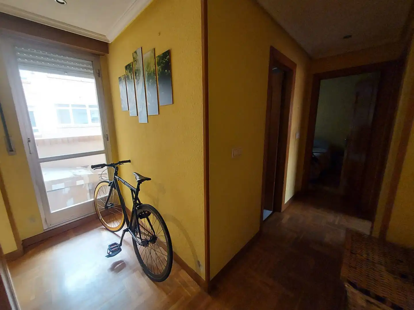Wohnung zum Verkauf in Burgos mit Heizung, Parkett und Terrasse