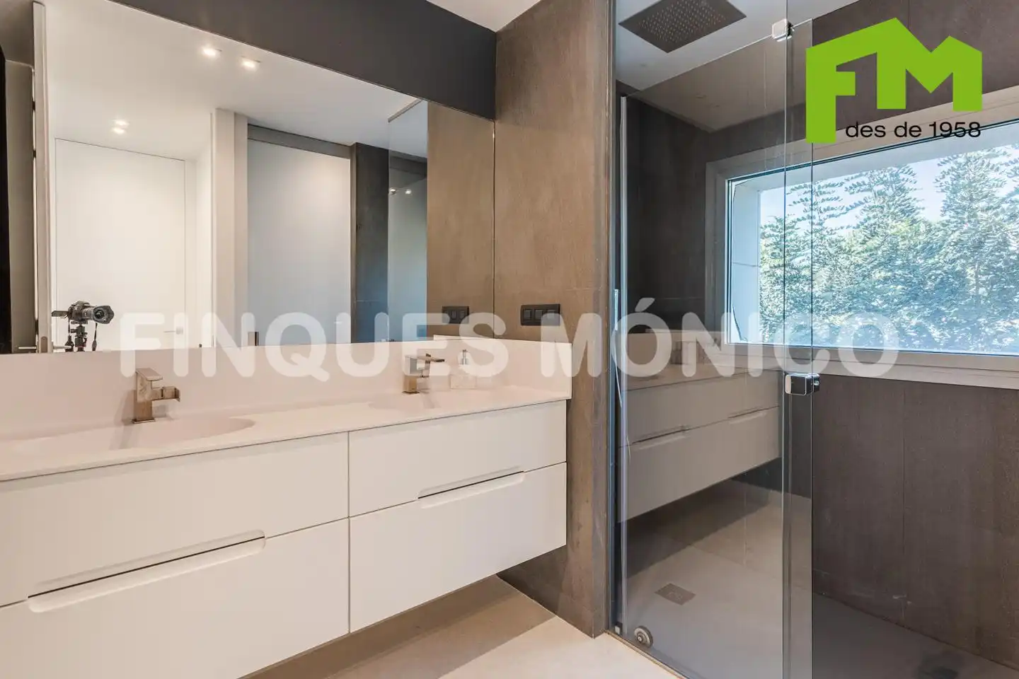 Bathroom of Houses for sale in Teià  with Air Conditioner, Heating and Private garden