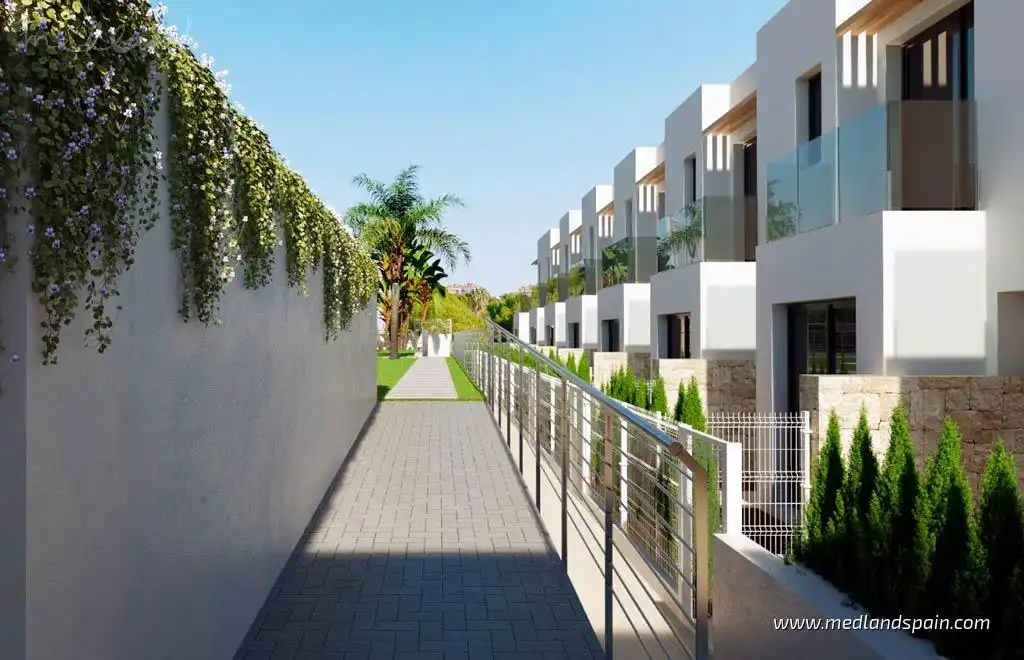 Terraced house with pool for sale in Golf Bahía, imagen 6