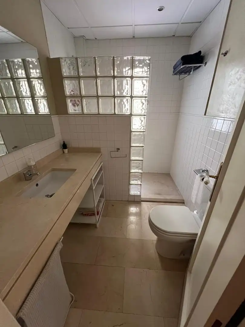 Baño de Piso de alquiler en Sevilla con Aire acondicionado y Amueblado