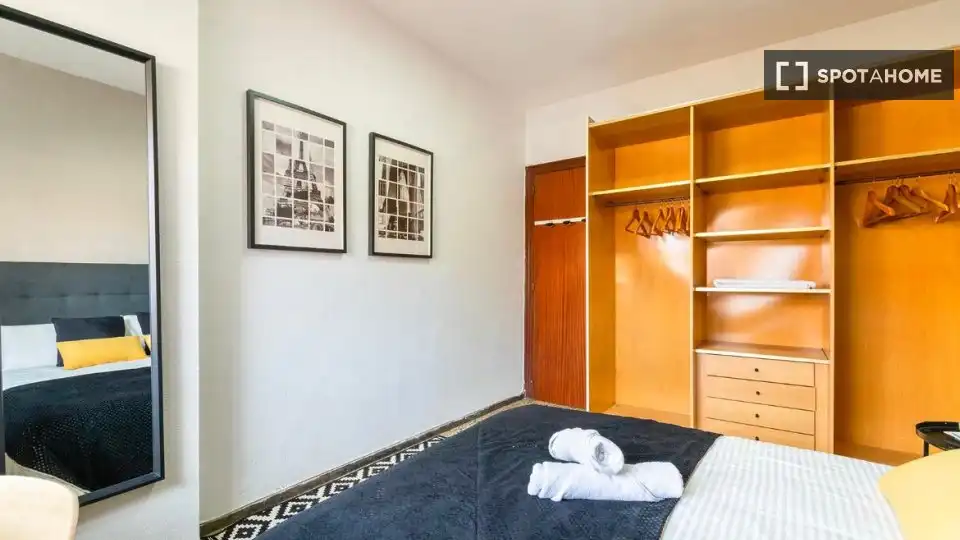 Habitación de Piso de alquiler en Barcelona con Aire acondicionado, Calefacción y Amueblado
