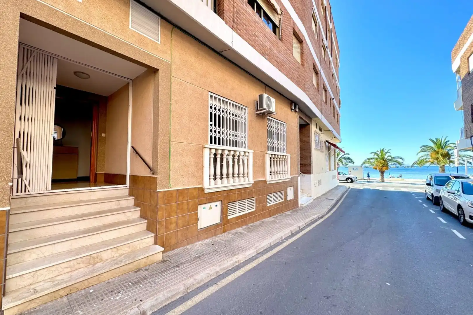 Vista exterior de Planta baixa en venda en San Pedro del Pinatar amb Aire condicionat, Calefacció i Moblat