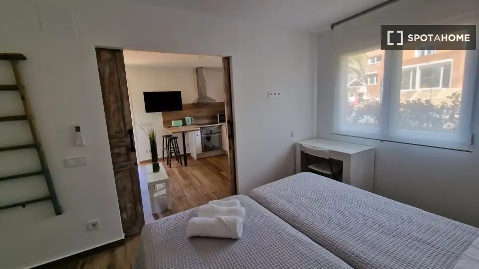 Schlafzimmer von Wohnung zur Miete in Boadilla del Monte mit Klimaanlage, Heizung und Möbliert