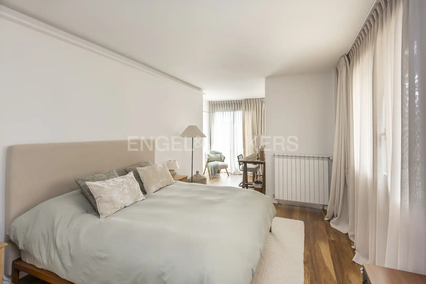 Bedroom of Flat for rent in La Moraleja  with Air Conditioner, Heating and Private garden