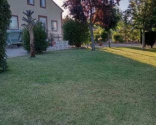 Jardí de Finca rústica en venda en Cubillas de Santa Marta amb Aire condicionat, Terrassa i Piscina