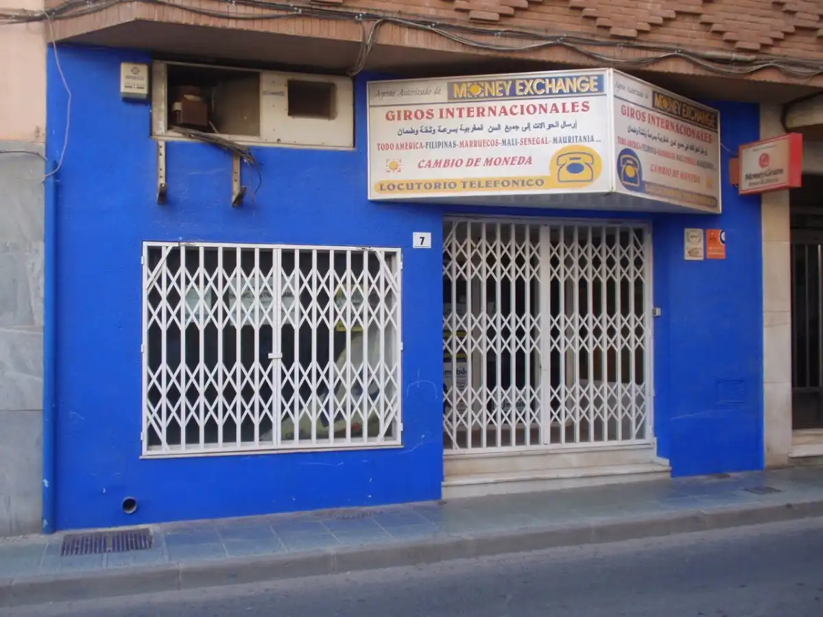 Local comercial de lloguer a El Ejido Ciudad