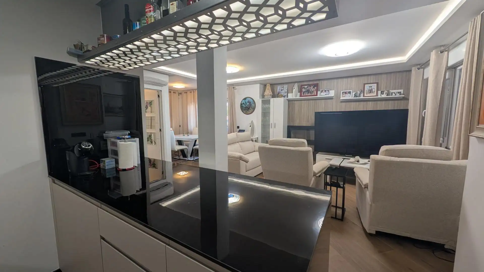 Casa aparellada amb piscina en venda a Rincón de Loix, imagen 19