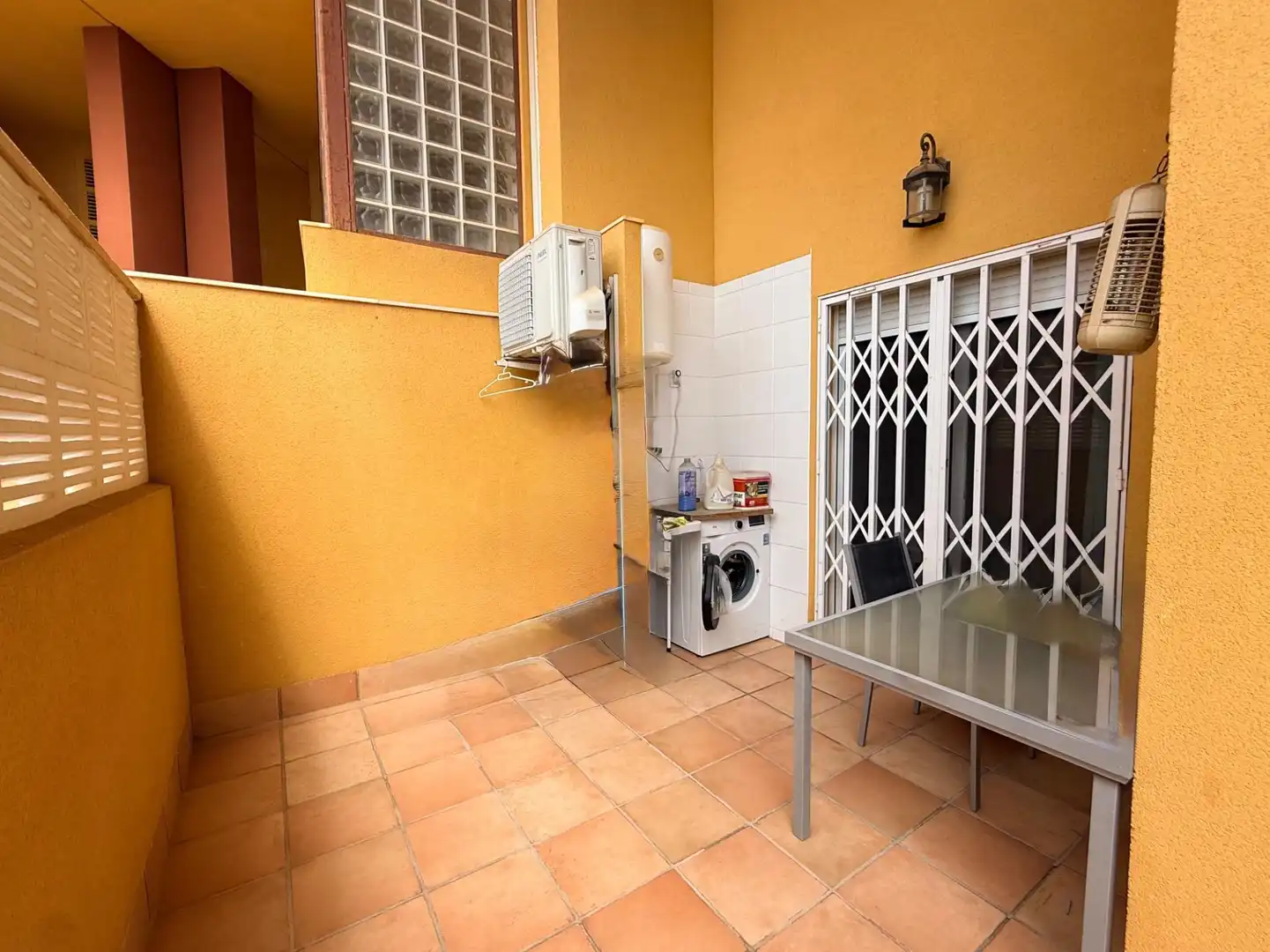 Terraza de Planta baja en venta en Roquetas de Mar con Amueblado y Piscina comunitaria