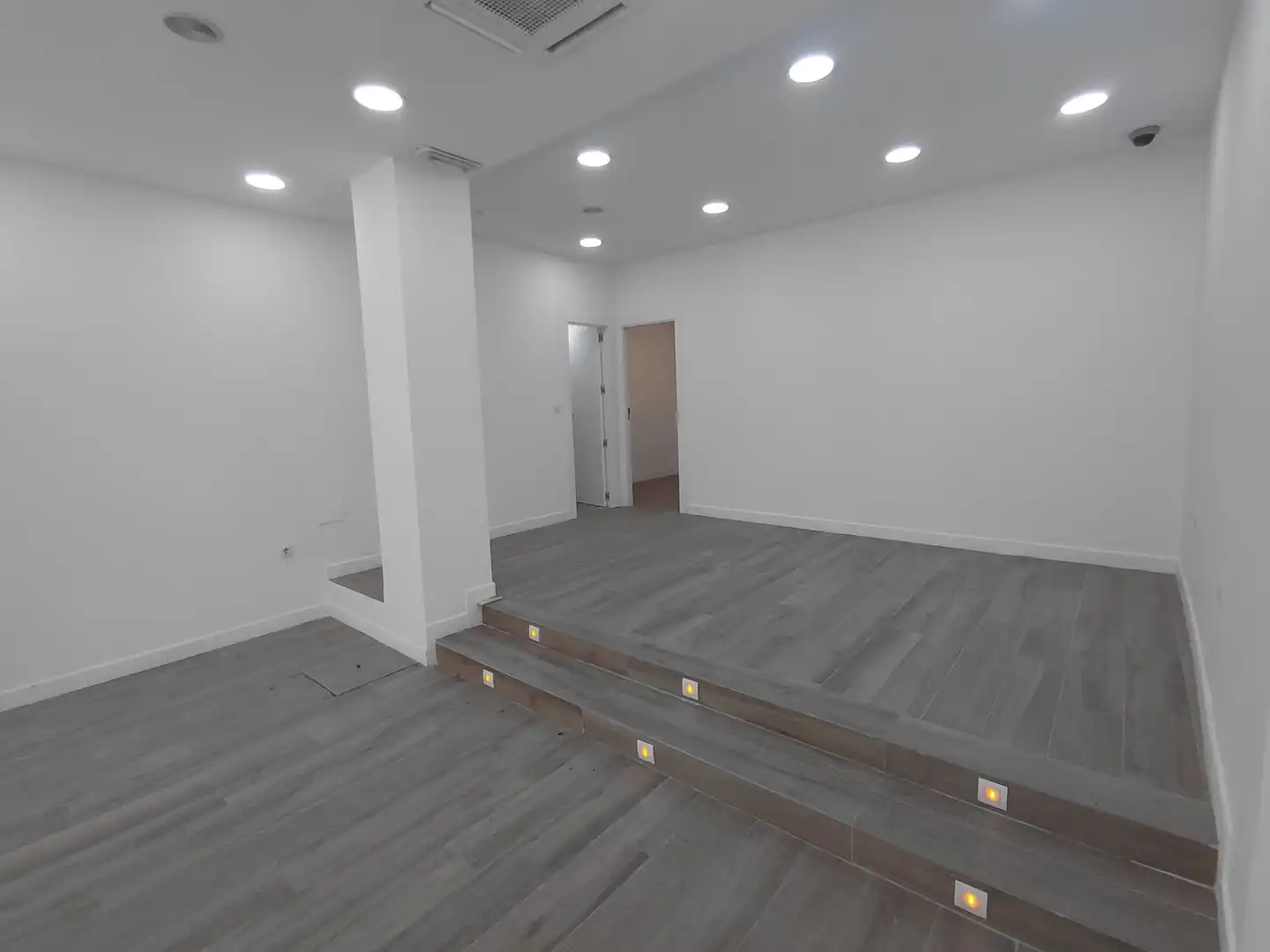 Local commercial à vendre à Calle Federico de Mendizábal, imagen 4