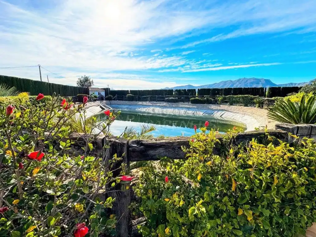Jardí de Casa o xalet en venda en Orihuela amb Aire condicionat, Jardí privat i Traster