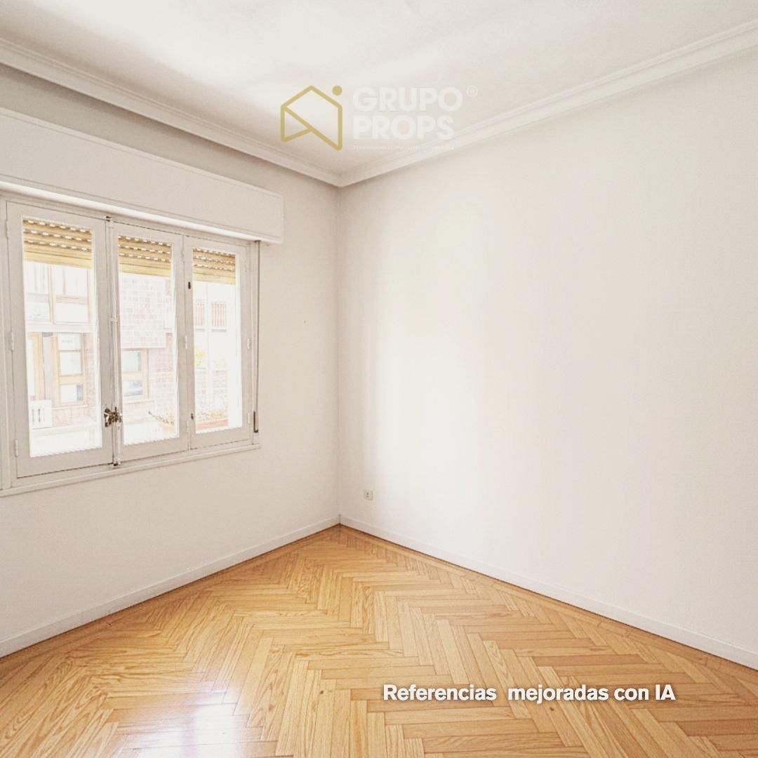 Bedroom of Apartment for sale in  Madrid Capital  with Heating and Parquet flooring