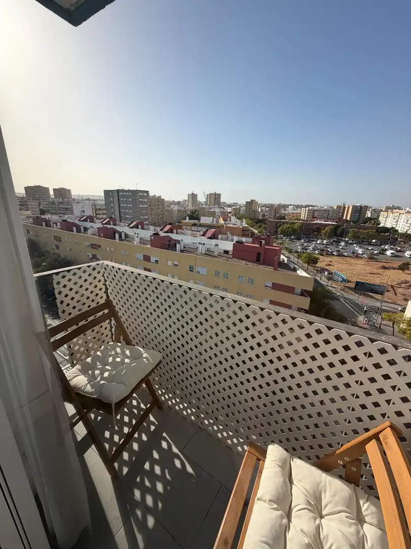 Bedroom of Flat for sale in Sevilla