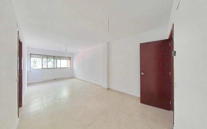 Living room of Flat for sale in San Sebastián de los Reyes  with Heating, Terrace and Oven