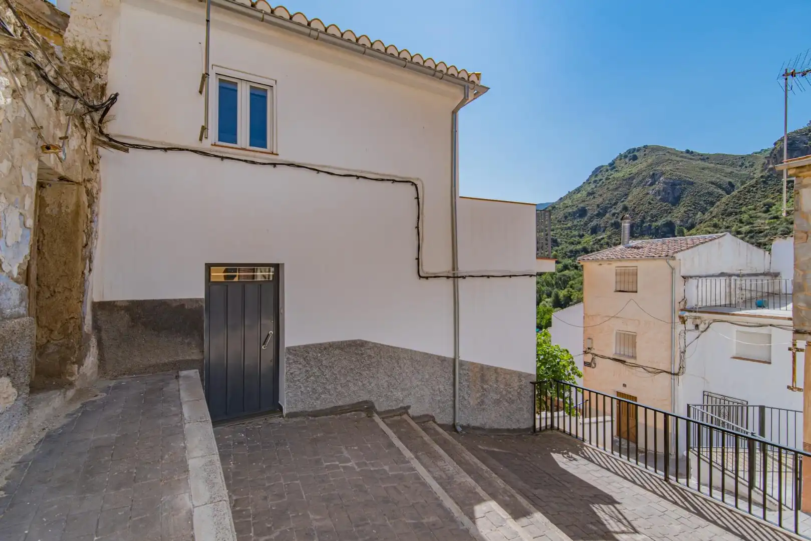Vista exterior de Casa adosada en venta en Quéntar con Calefacción, Terraza y Trastero