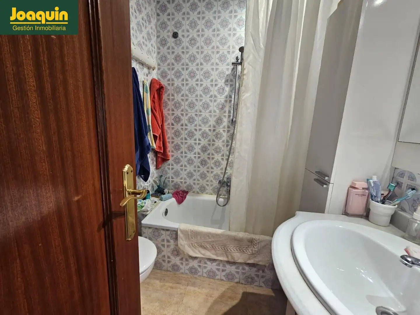 Bathroom of Flat for rent in Córdoba  with Air Conditioner