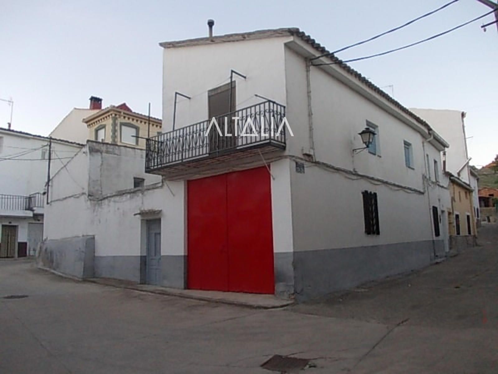 Vista exterior de Casa o xalet en venda en Fuentes amb Calefacció i Traster