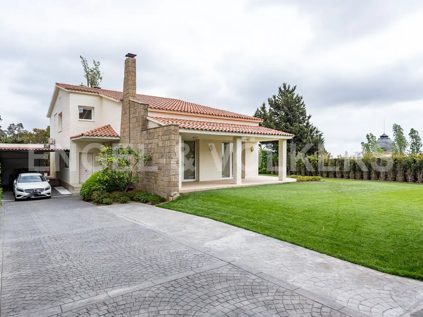 Vista exterior de Casa o xalet de lloguer en Barcelona amb Aire condicionat, Calefacció i Jardí privat